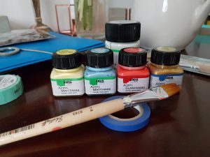 Material für Osterstrauch: Arylfarben, Pinsel und Washi-Tape